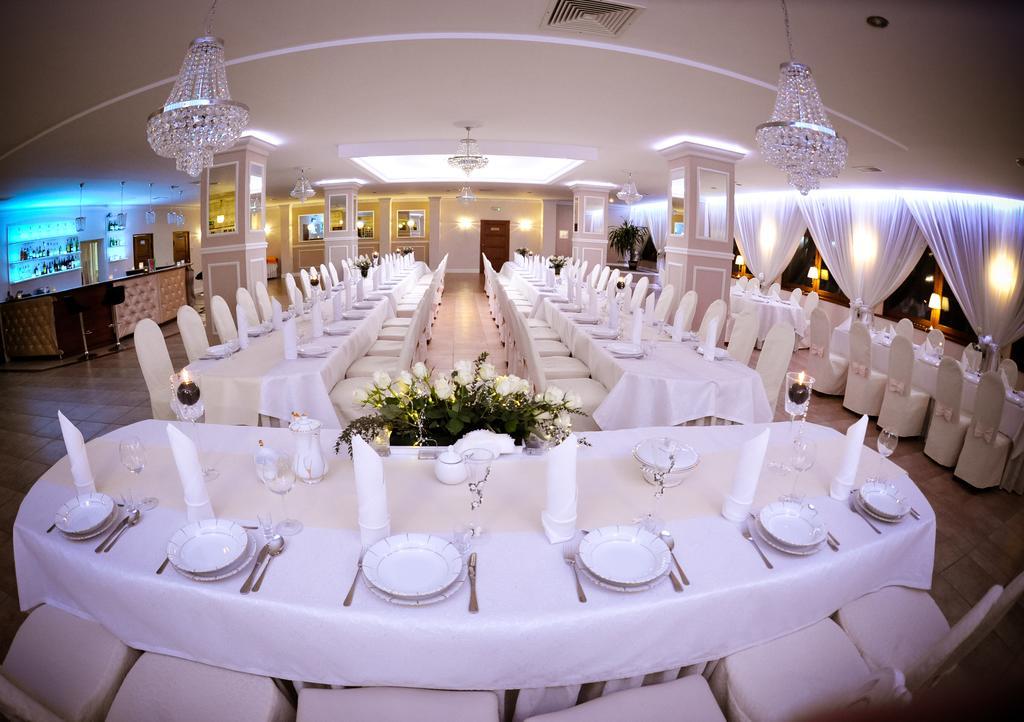 Hotel Astra Dąbrowa Górnicza Dış mekan fotoğraf