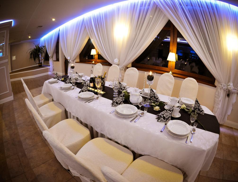 Hotel Astra Dąbrowa Górnicza Dış mekan fotoğraf