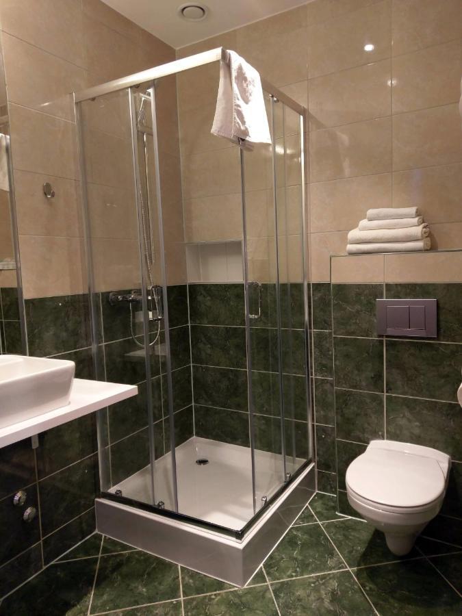 Hotel Astra Dąbrowa Górnicza Dış mekan fotoğraf