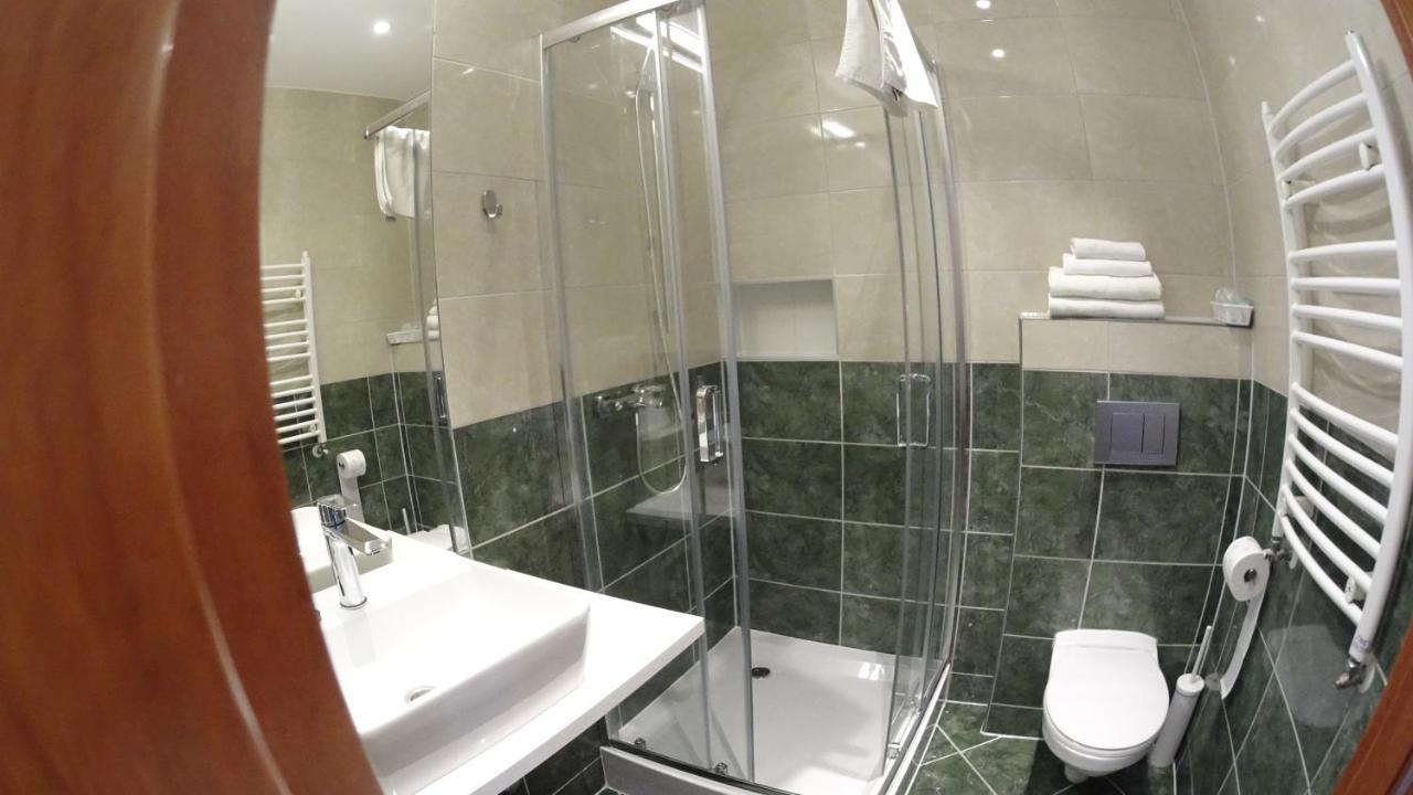 Hotel Astra Dąbrowa Górnicza Dış mekan fotoğraf