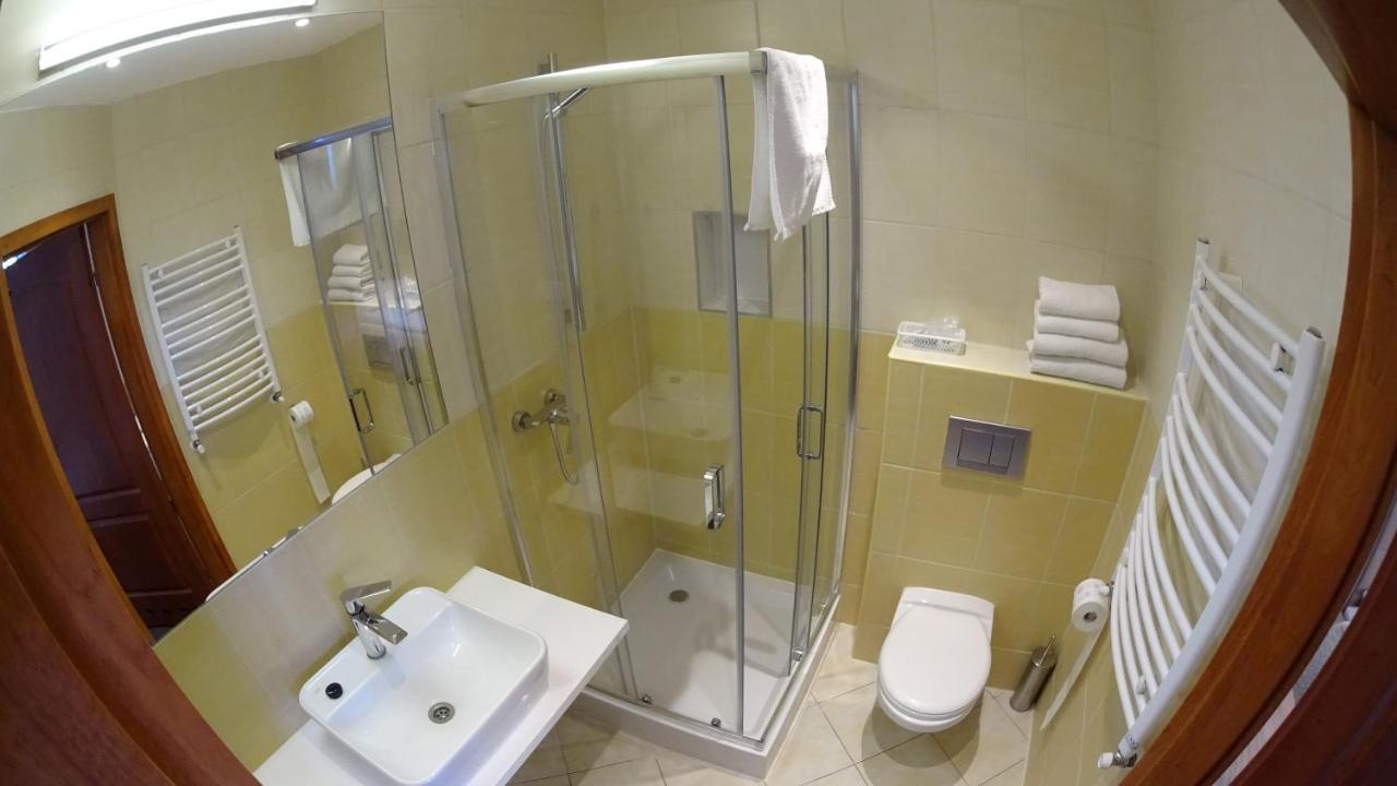 Hotel Astra Dąbrowa Górnicza Dış mekan fotoğraf