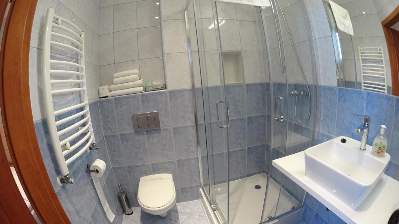 Hotel Astra Dąbrowa Górnicza Dış mekan fotoğraf